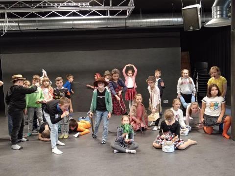 Horácké divadlo  3.B