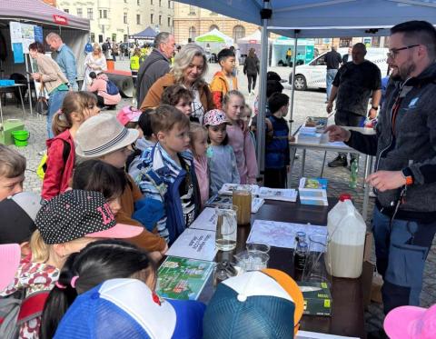 Den Země  1.B a 1.C