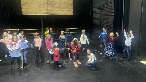 Poprvé v divadle  3.B