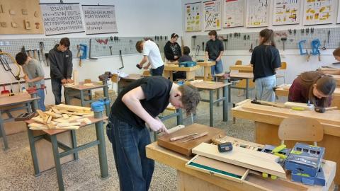 PRÁCE S DŘEVEM – DLABÁNÍ A ZHOTOVENÍ VLASTNÍHO VÝROBKU