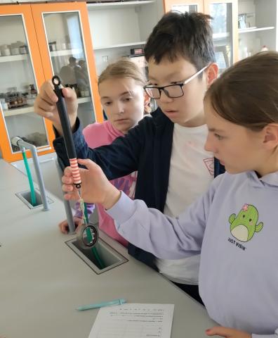 Měření gravitační síly   6.A