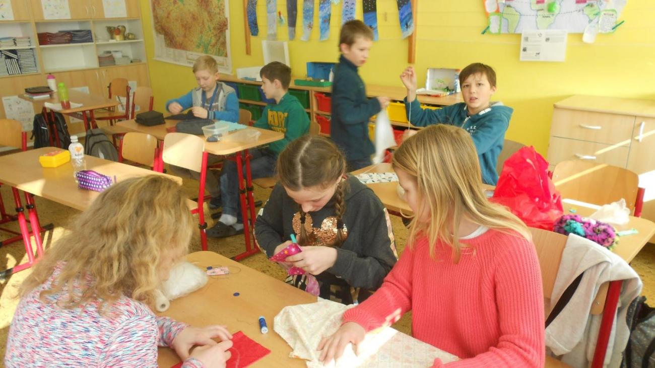 Práce s jehlou a nití se nebojíme (5.B)