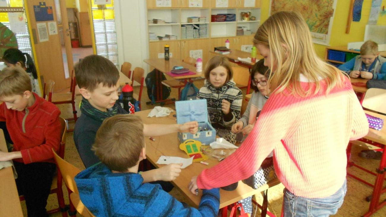 Práce s jehlou a nití se nebojíme (5.B)