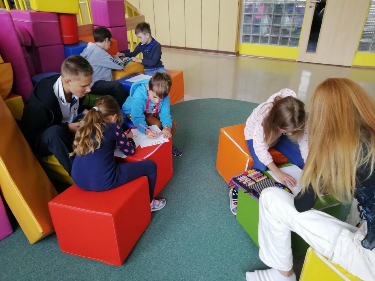 Spolupráce deváťáků s prvňáčky při EDJ 2022