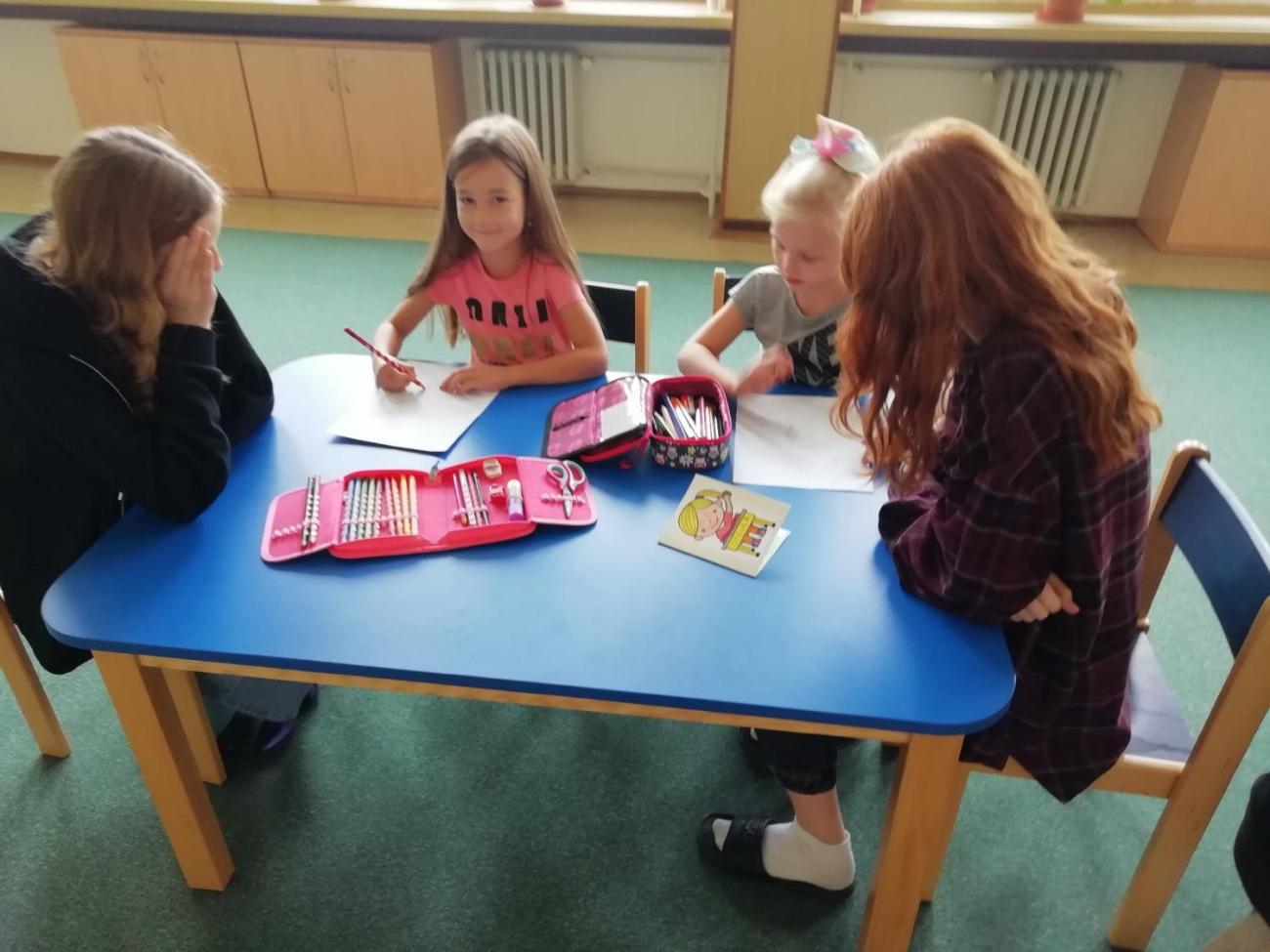 Spolupráce deváťáků s prvňáčky při EDJ 2022