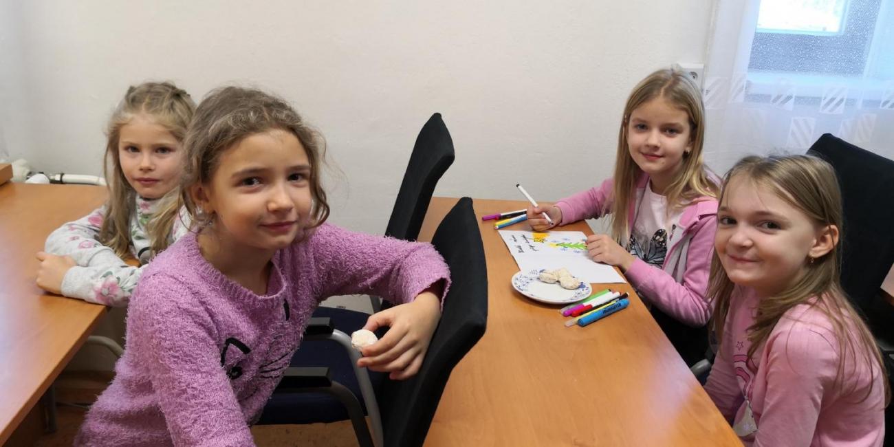 Zdobení stromečku městské policie  2.A