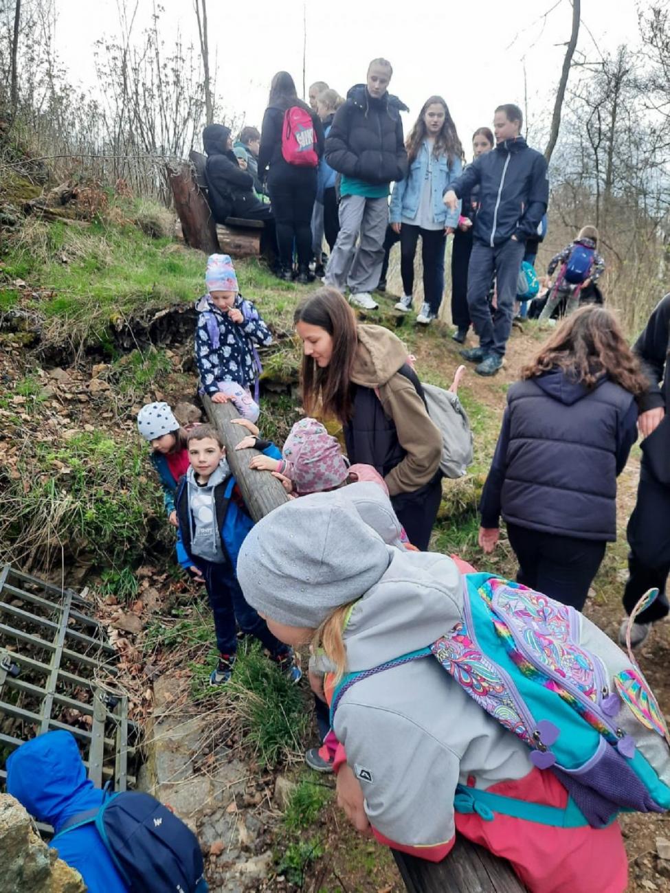 Jarní turistický den   (1.B a 9.B) 