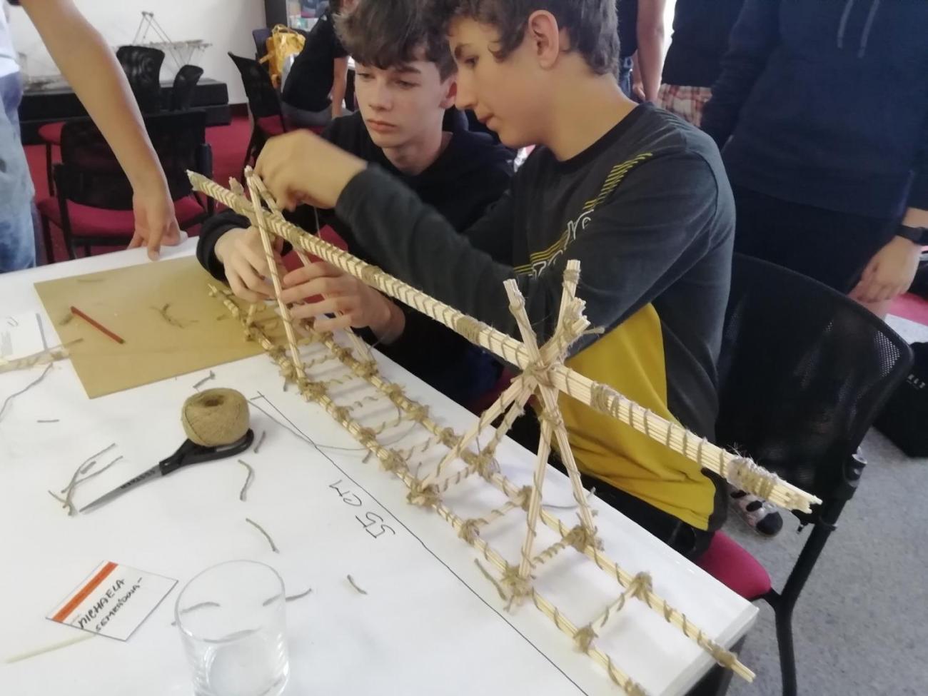 Stavíme mosty ze špejlí