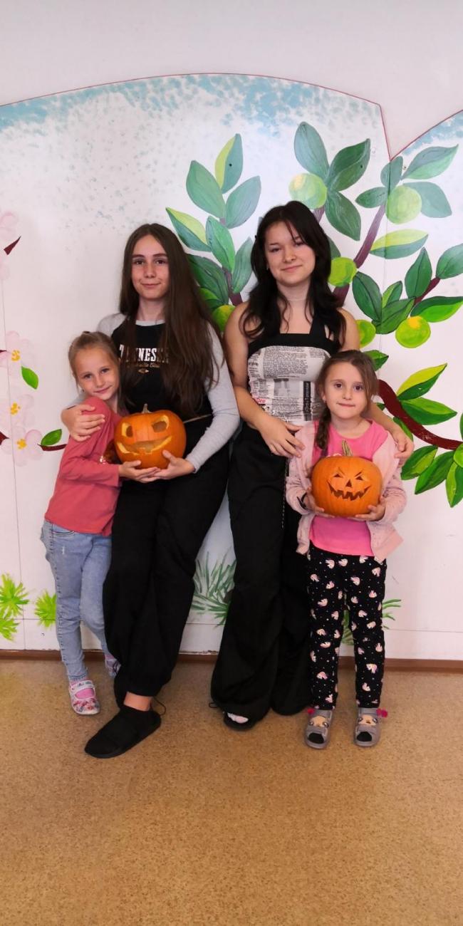 Halloweenské dopoledne 1. a 9. ročníku