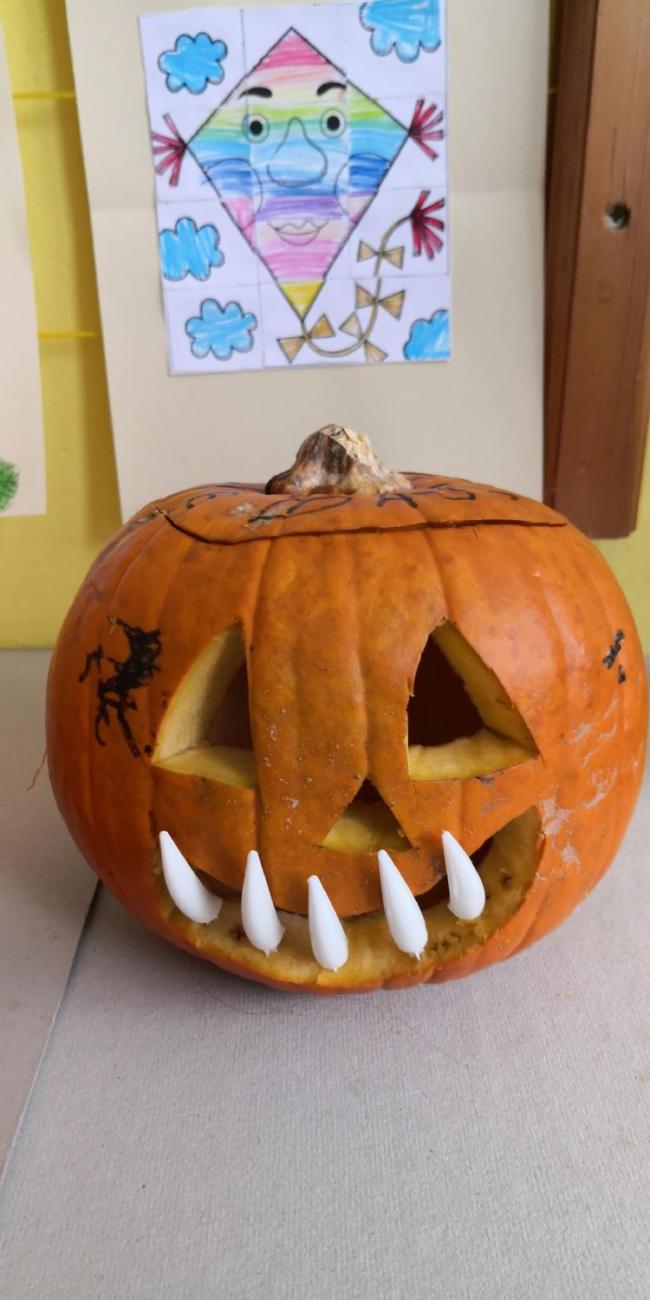 Halloweenské dopoledne 1. a 9. ročníku