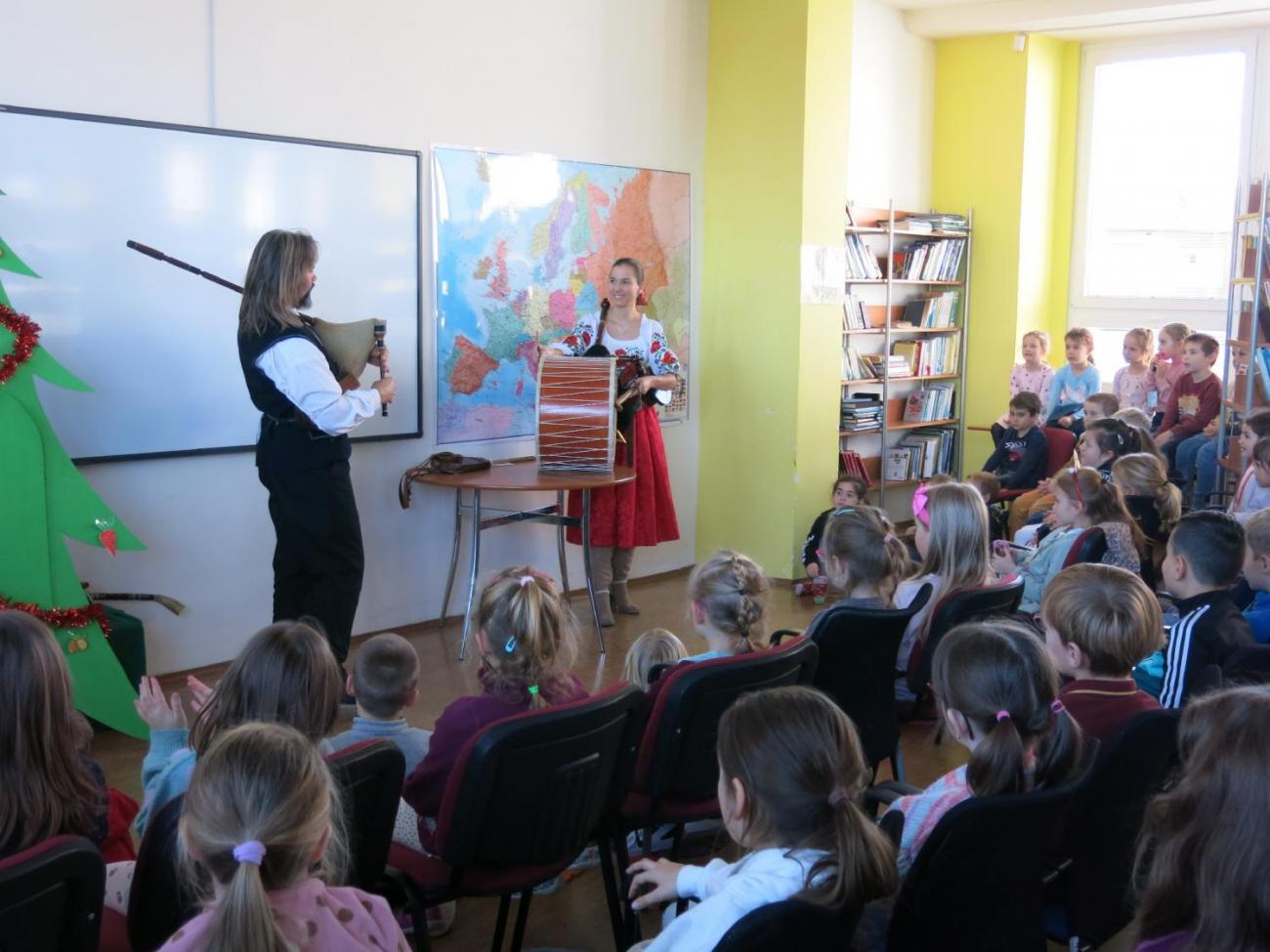 Koledování s dudáky  1. ročník, 2. A