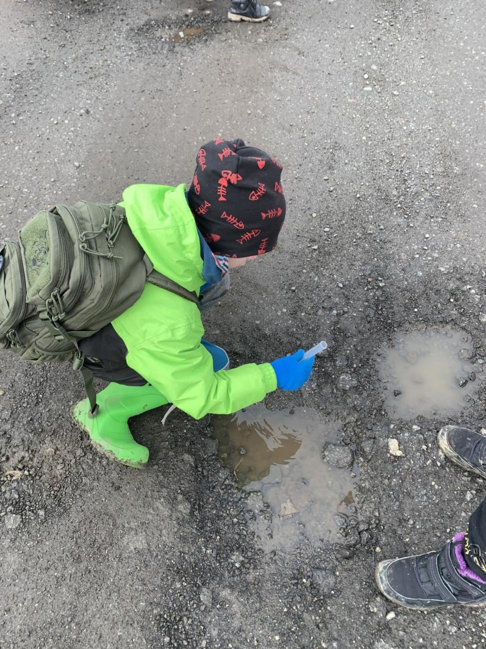 S Kukym na skládku v Henčově  1.B