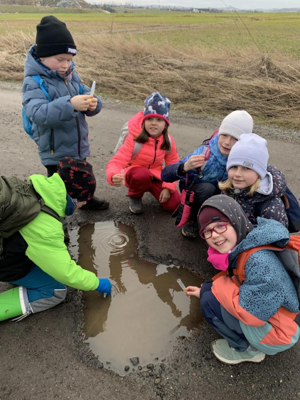 S Kukym na skládku v Henčově  1.B