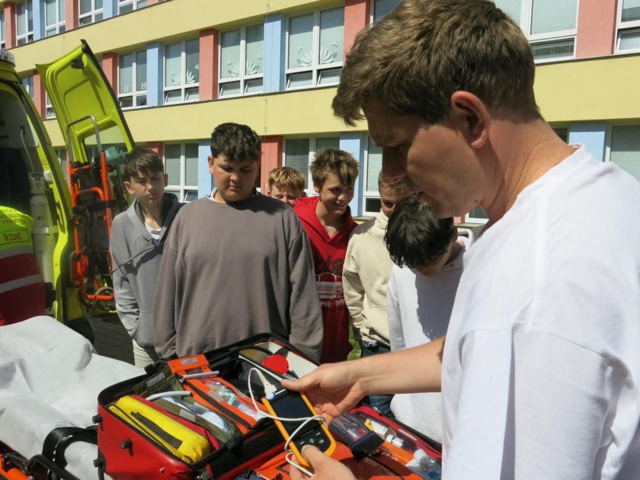 První pomoc do škol  8. ročník