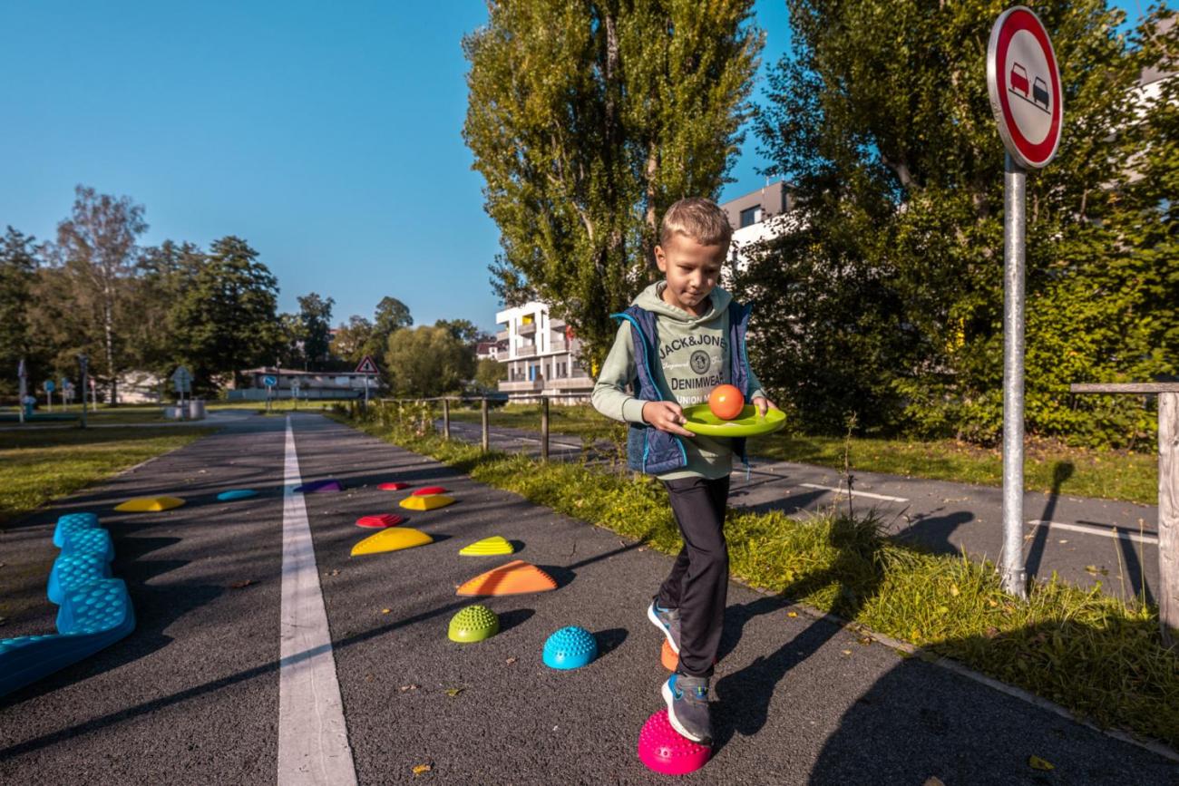 Dětský den na dopravním hřišti, 1. ročníky s 5.B