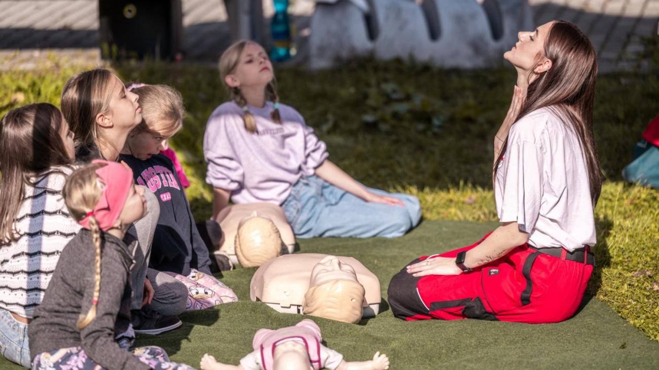 Dětský den na dopravním hřišti, 1. ročníky s 5.B