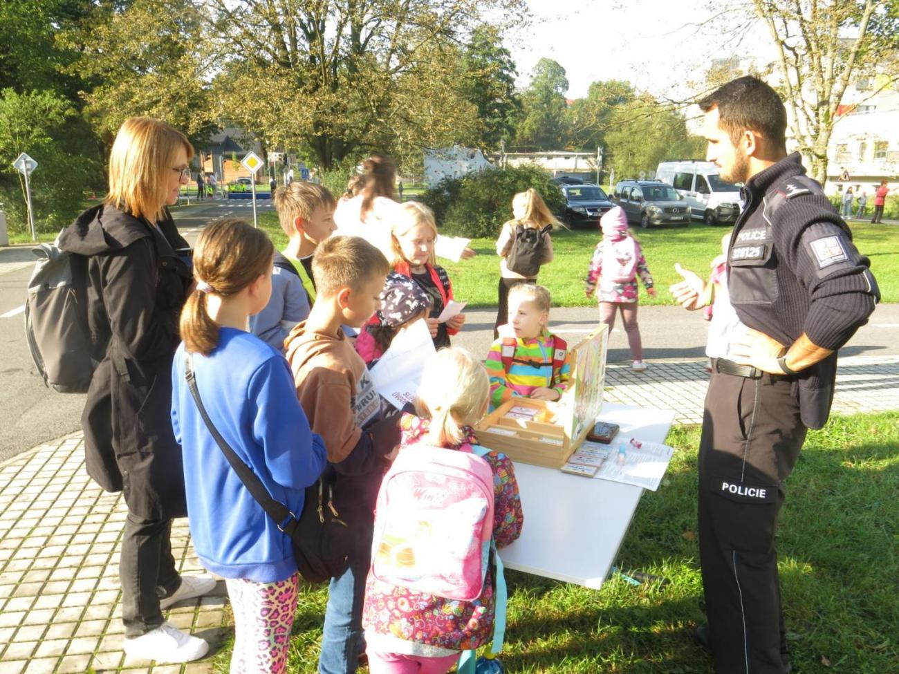 Dětský den na dopravním hřišti, 1. ročníky s 5.B