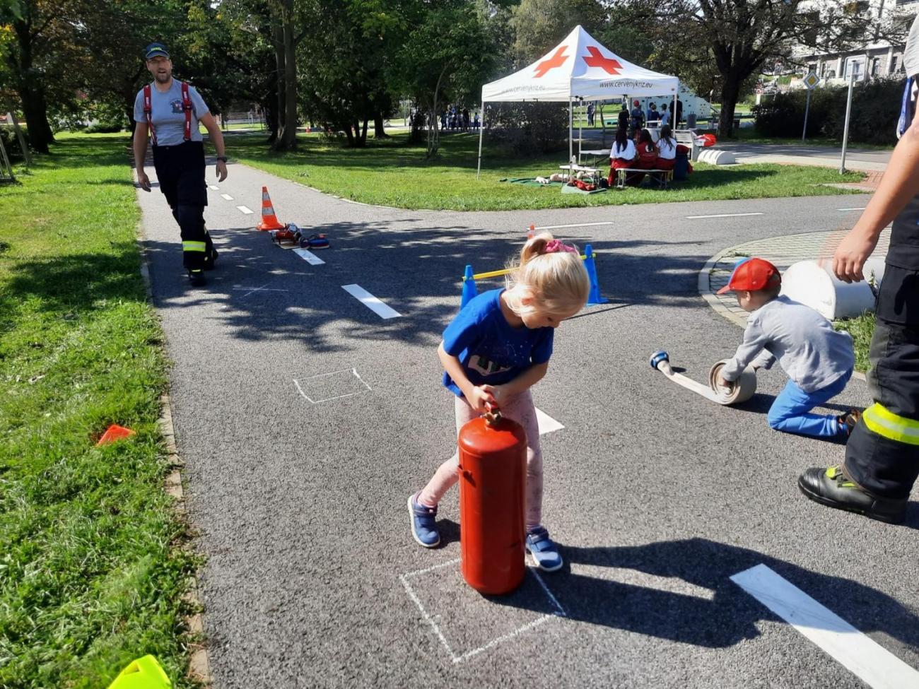 Dětský den na dopravním hřišti, 1. ročníky s 5.B