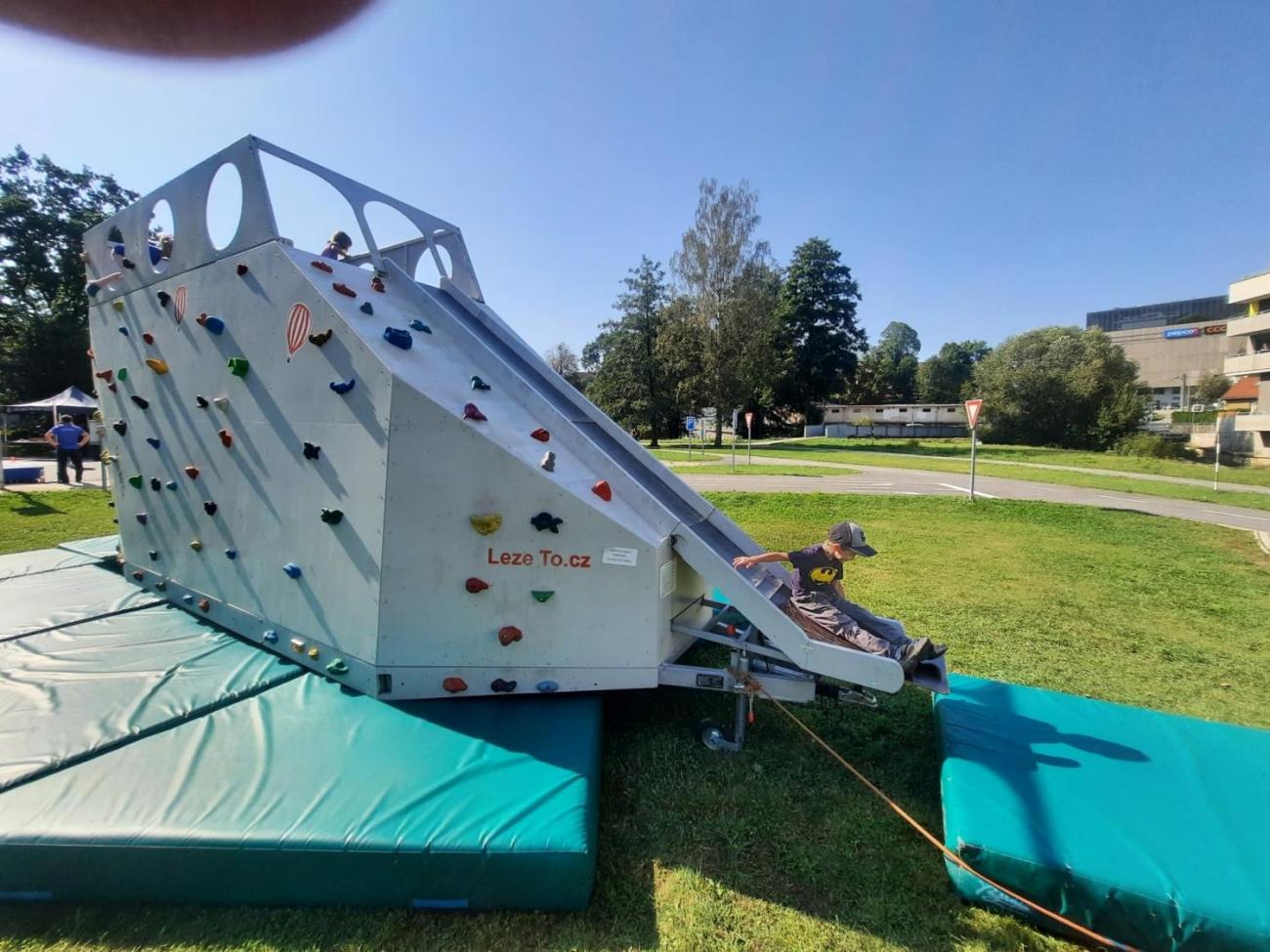 Dětský den na dopravním hřišti, 1. ročníky s 5.B