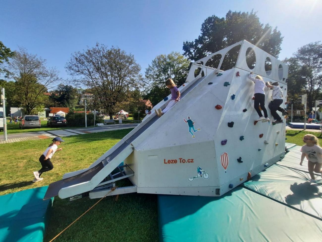 Dětský den na dopravním hřišti, 1. ročníky s 5.B