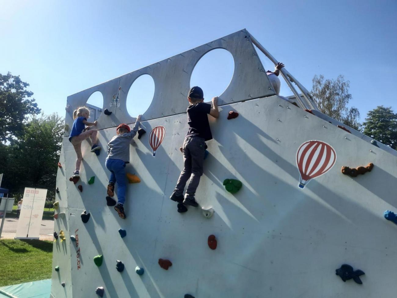 Dětský den na dopravním hřišti, 1. ročníky s 5.B