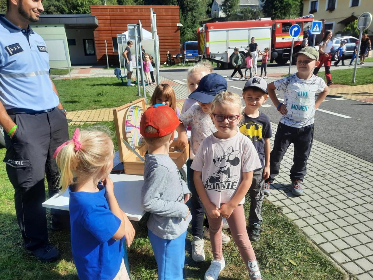 Dětský den na dopravním hřišti, 1. ročníky s 5.B