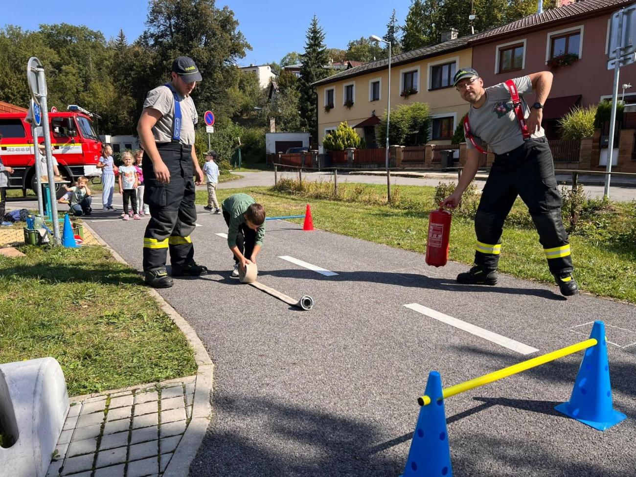 Dětský den na dopravním hřišti, 1. ročníky s 5.B