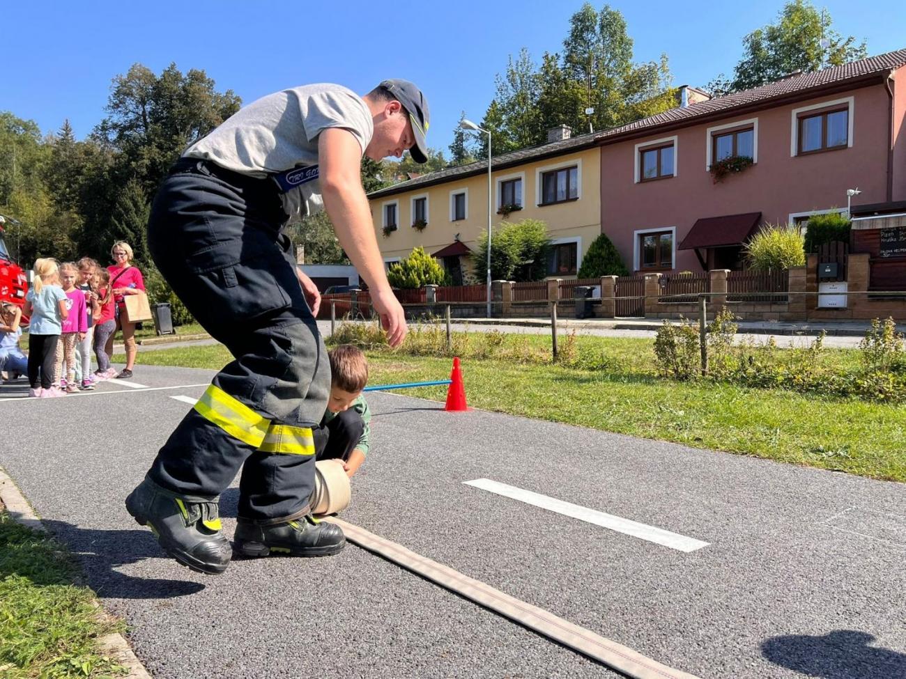 Dětský den na dopravním hřišti, 1. ročníky s 5.B