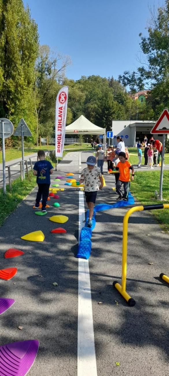 Dětský den na dopravním hřišti, 1. ročníky s 5.B