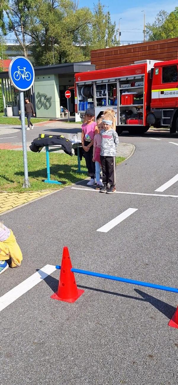 Dětský den na dopravním hřišti, 1. ročníky s 5.B