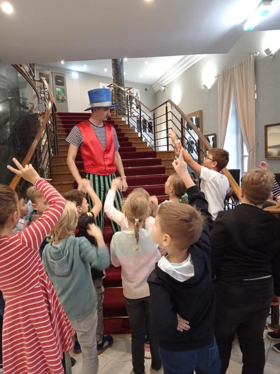 Horácké divadlo  3.B