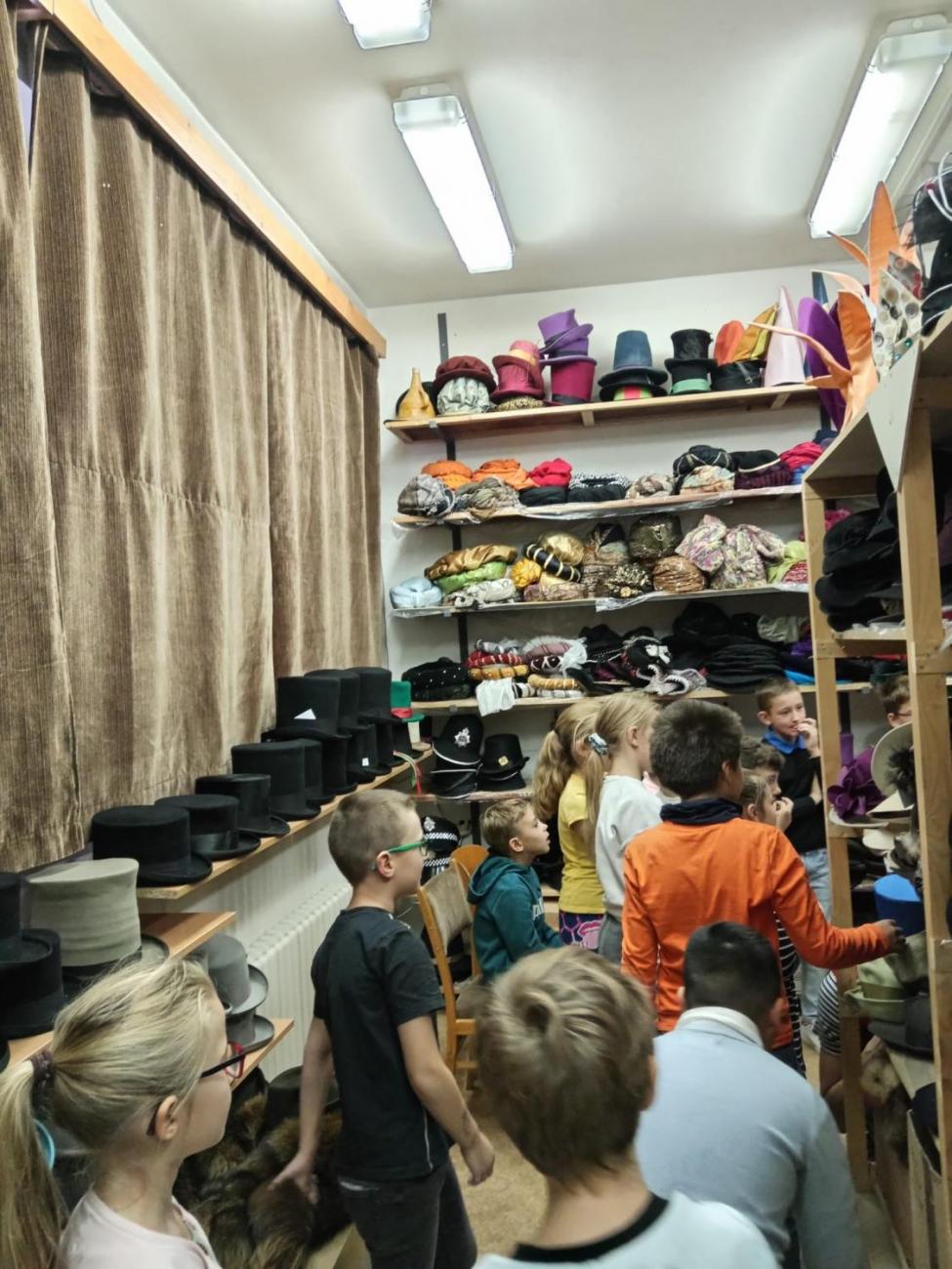 Horácké divadlo  3.B