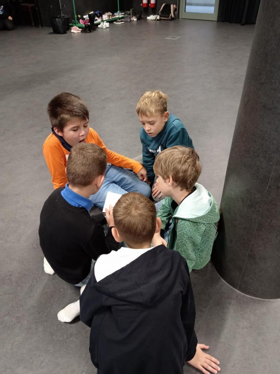 Horácké divadlo  3.B