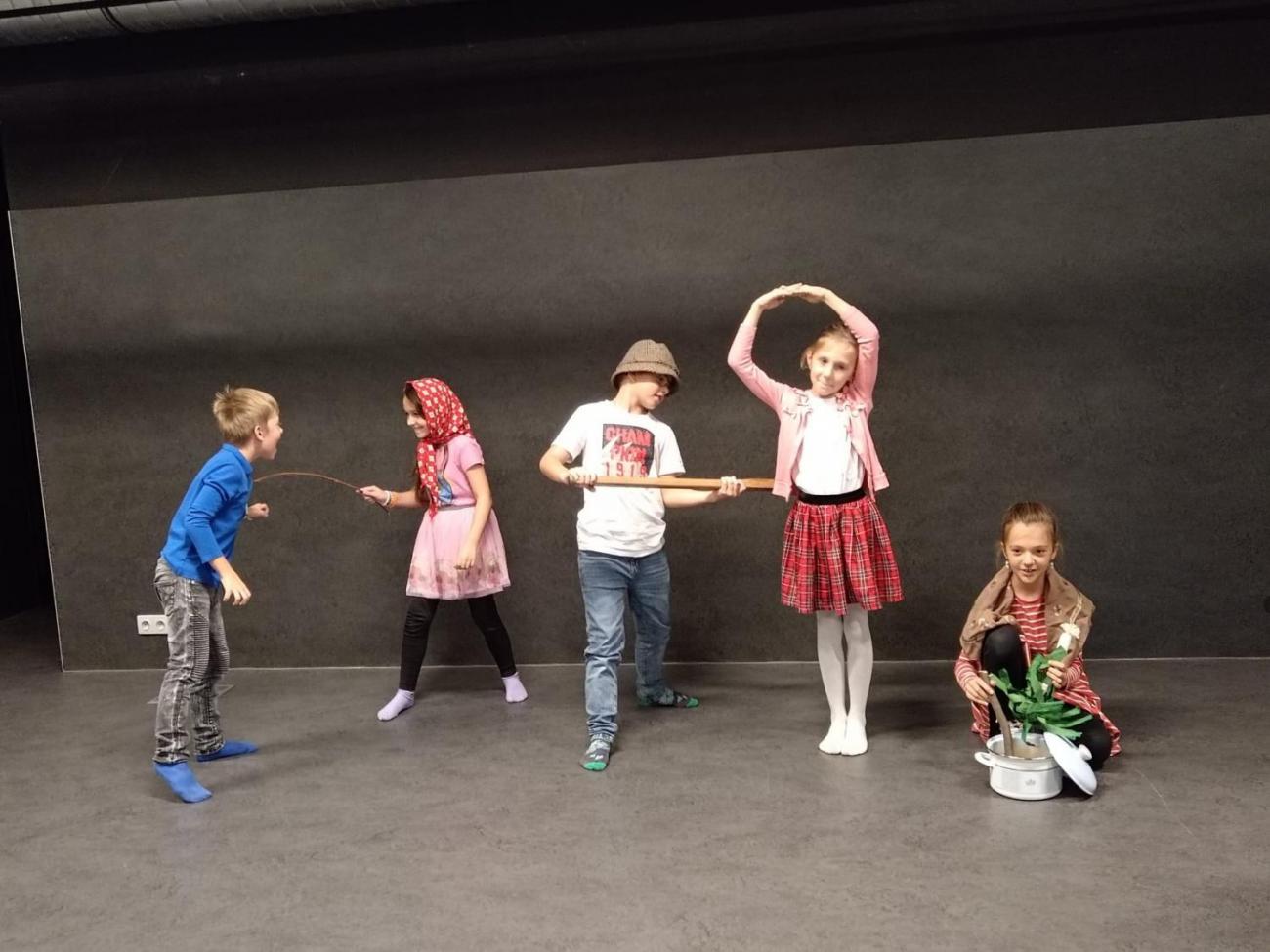 Horácké divadlo  3.B