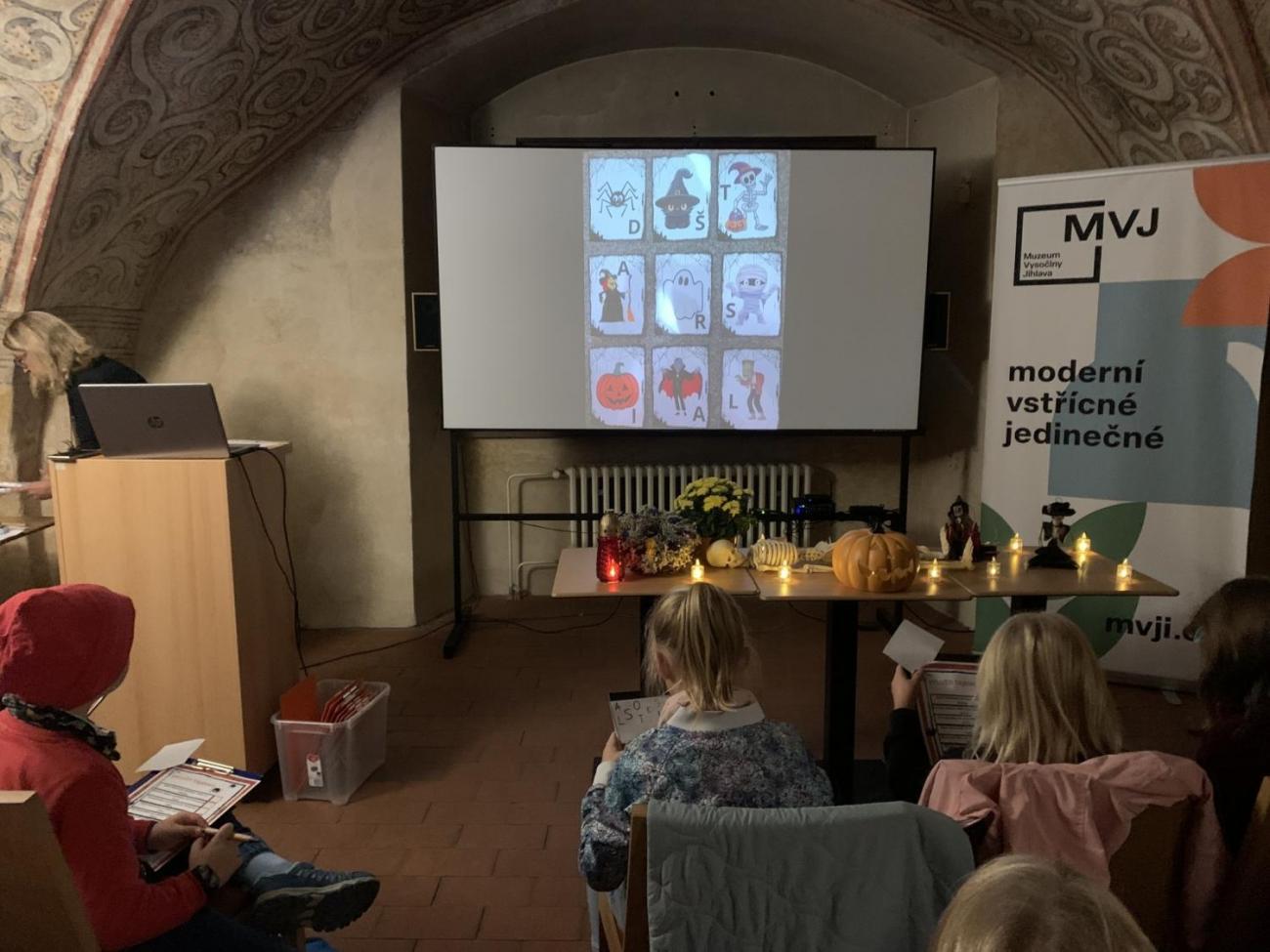 Letem světem s Halloweenem aneb co na to Dušičky?  2. ročník