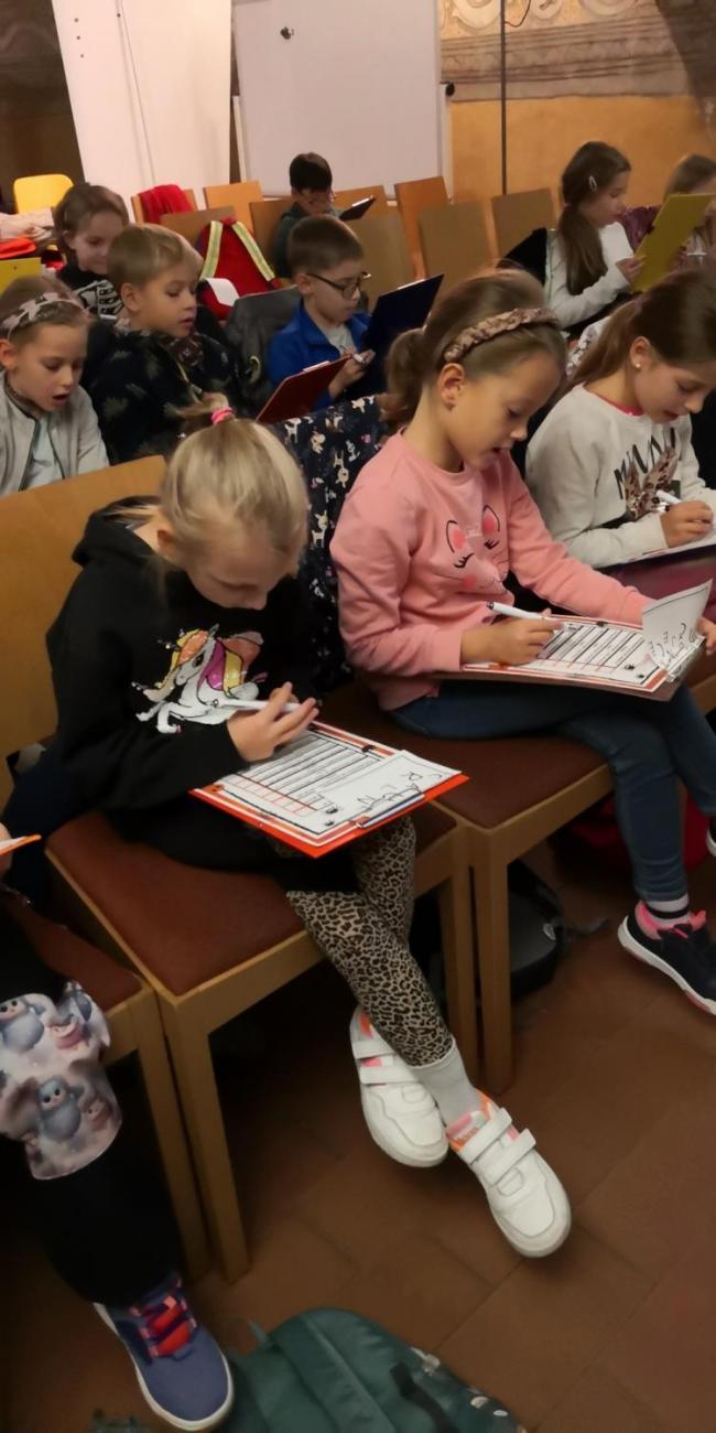 Letem světem s Halloweenem aneb co na to Dušičky?  2. ročník