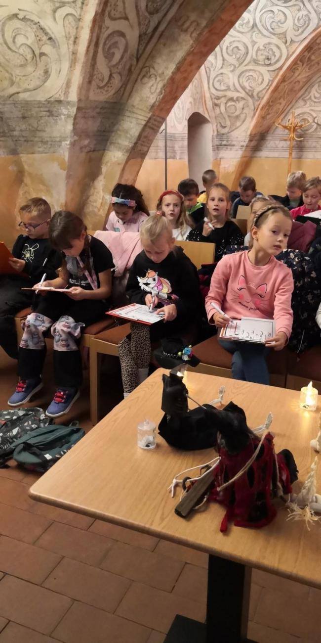 Letem světem s Halloweenem aneb co na to Dušičky?  2. ročník