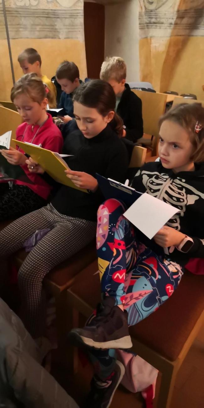 Letem světem s Halloweenem aneb co na to Dušičky?  2. ročník