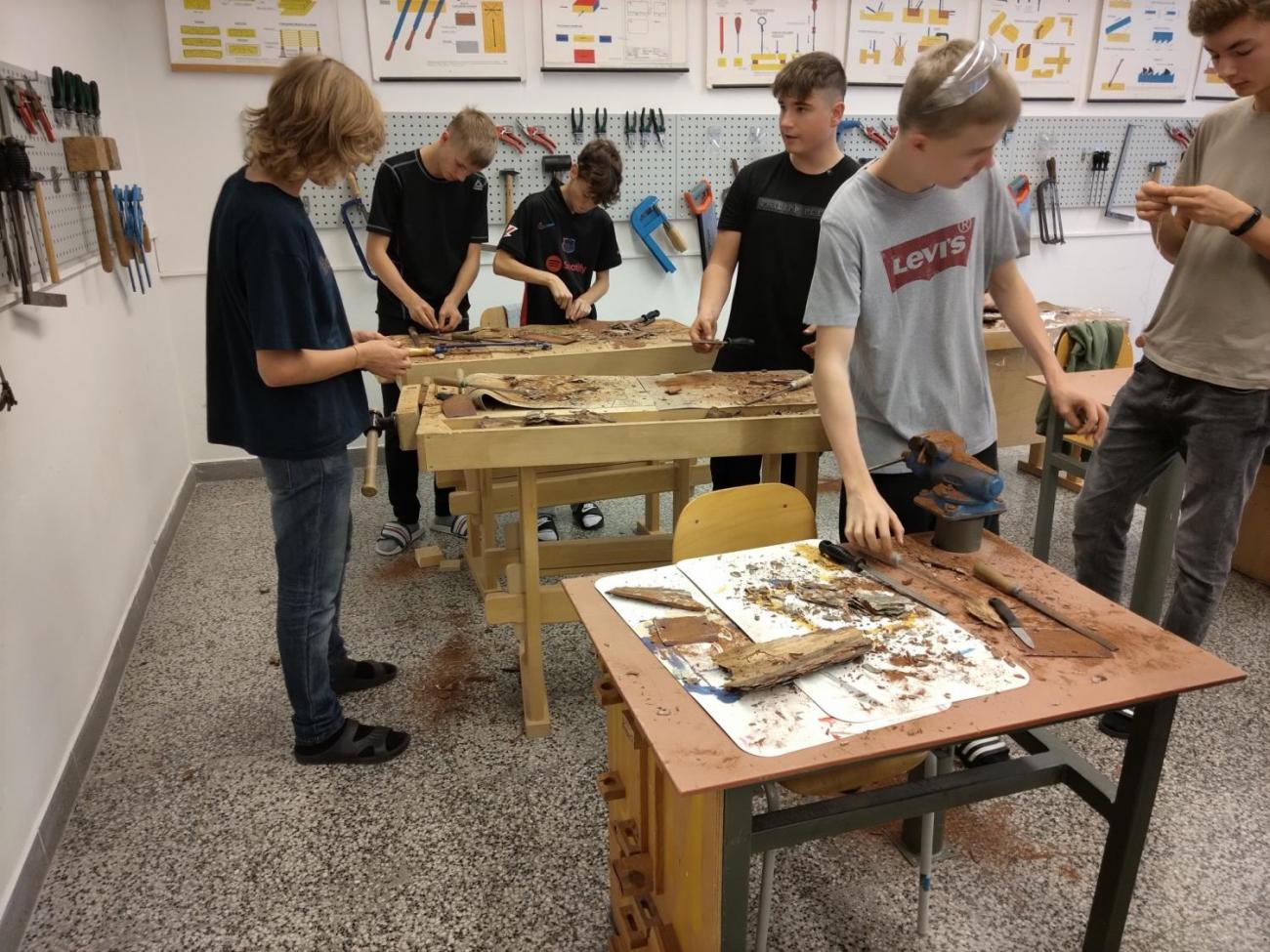 Řežeme, dlabeme, brousíme ...