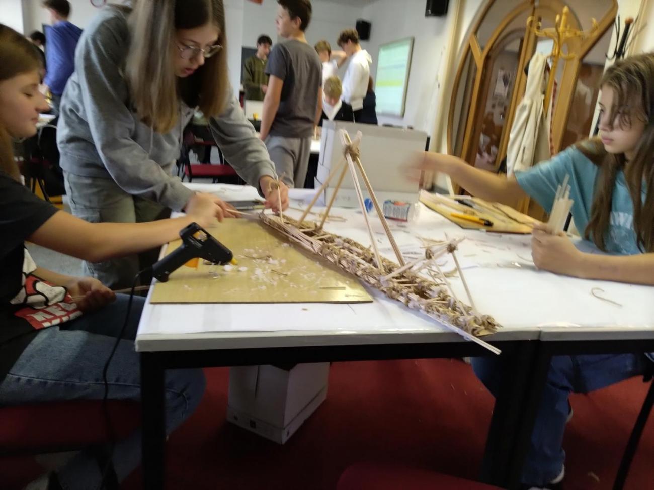 Stavíme mosty ze špejlí