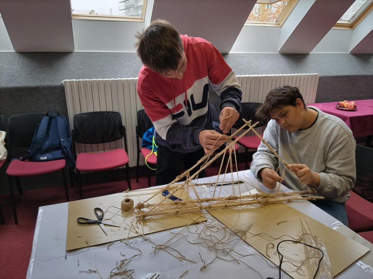 Stavíme mosty ze špejlí