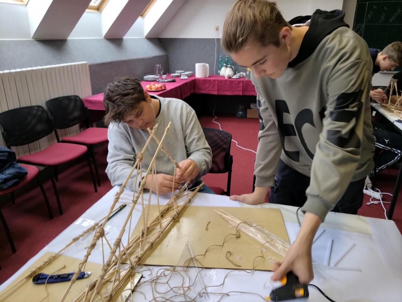 Stavíme mosty ze špejlí