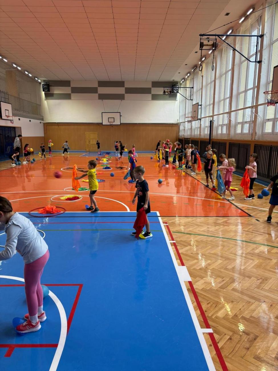 Halloweenská tělesná výchova  1.A a 1.B