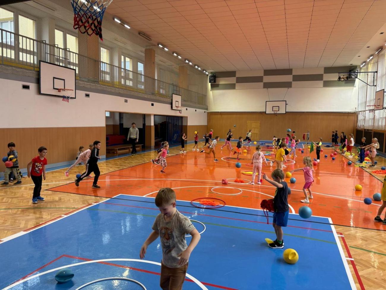 Halloweenská tělesná výchova  1.A a 1.B