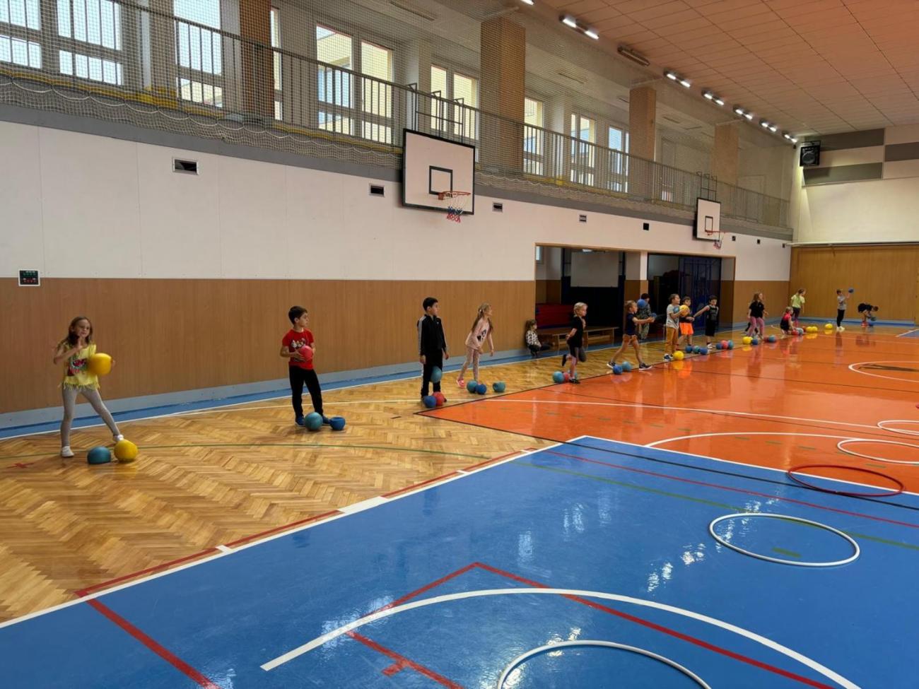 Halloweenská tělesná výchova  1.A a 1.B