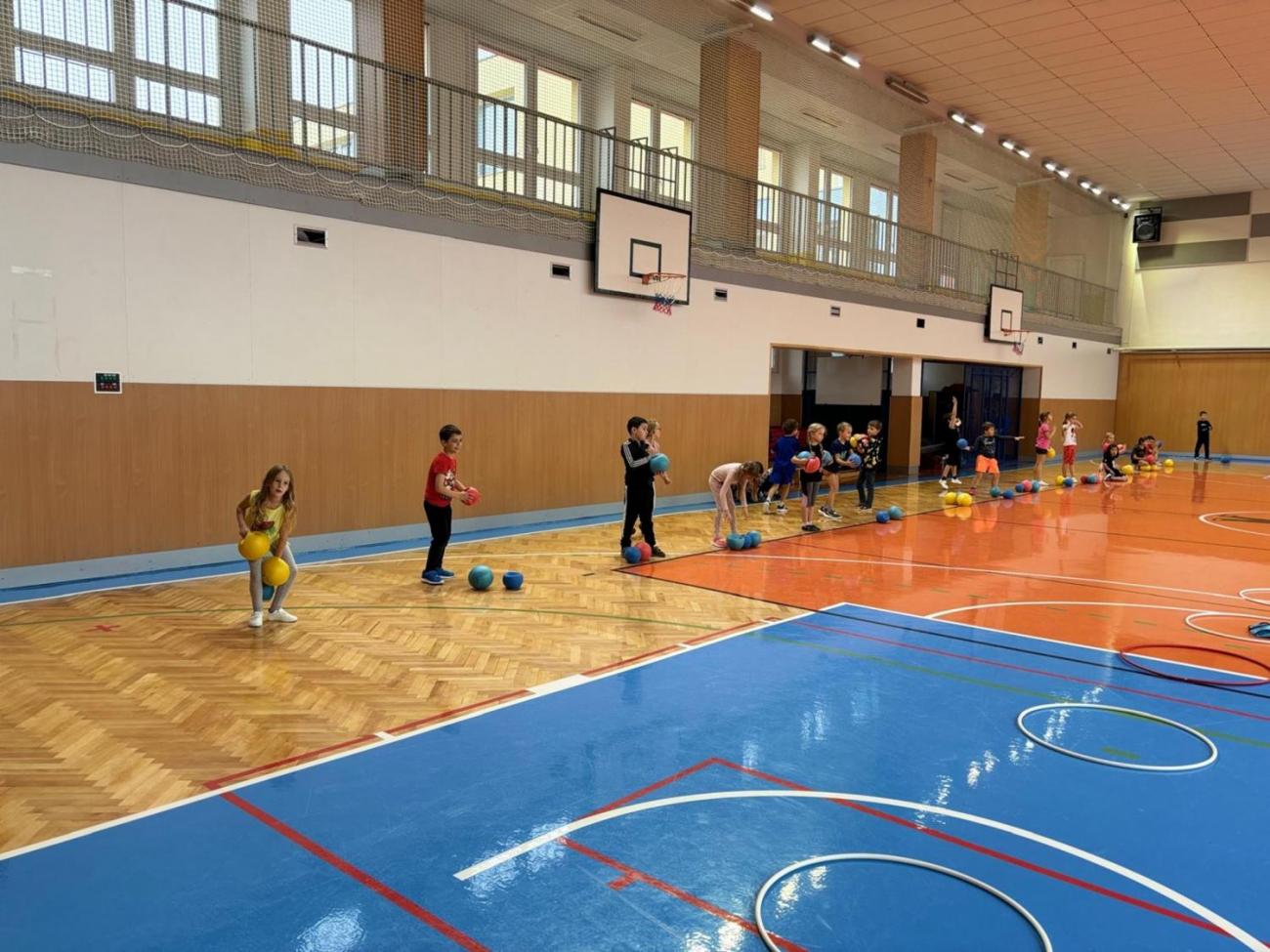 Halloweenská tělesná výchova  1.A a 1.B