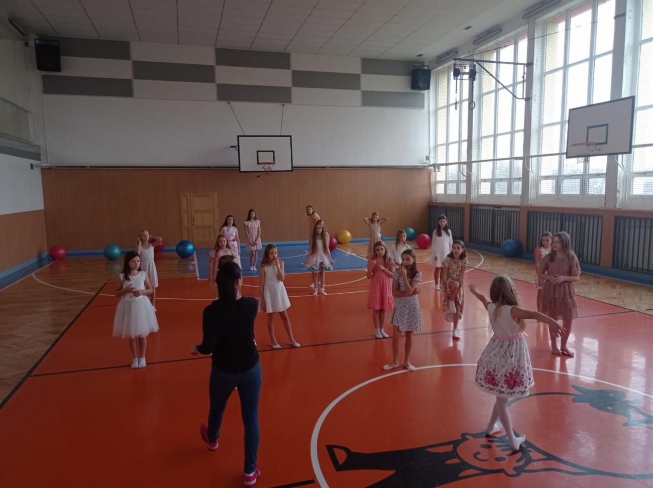 Tančí celá škola