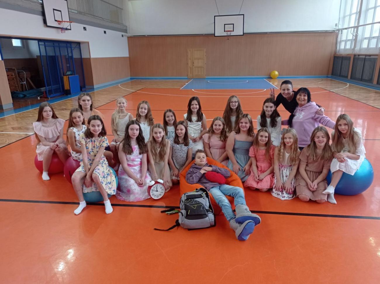 Tančí celá škola