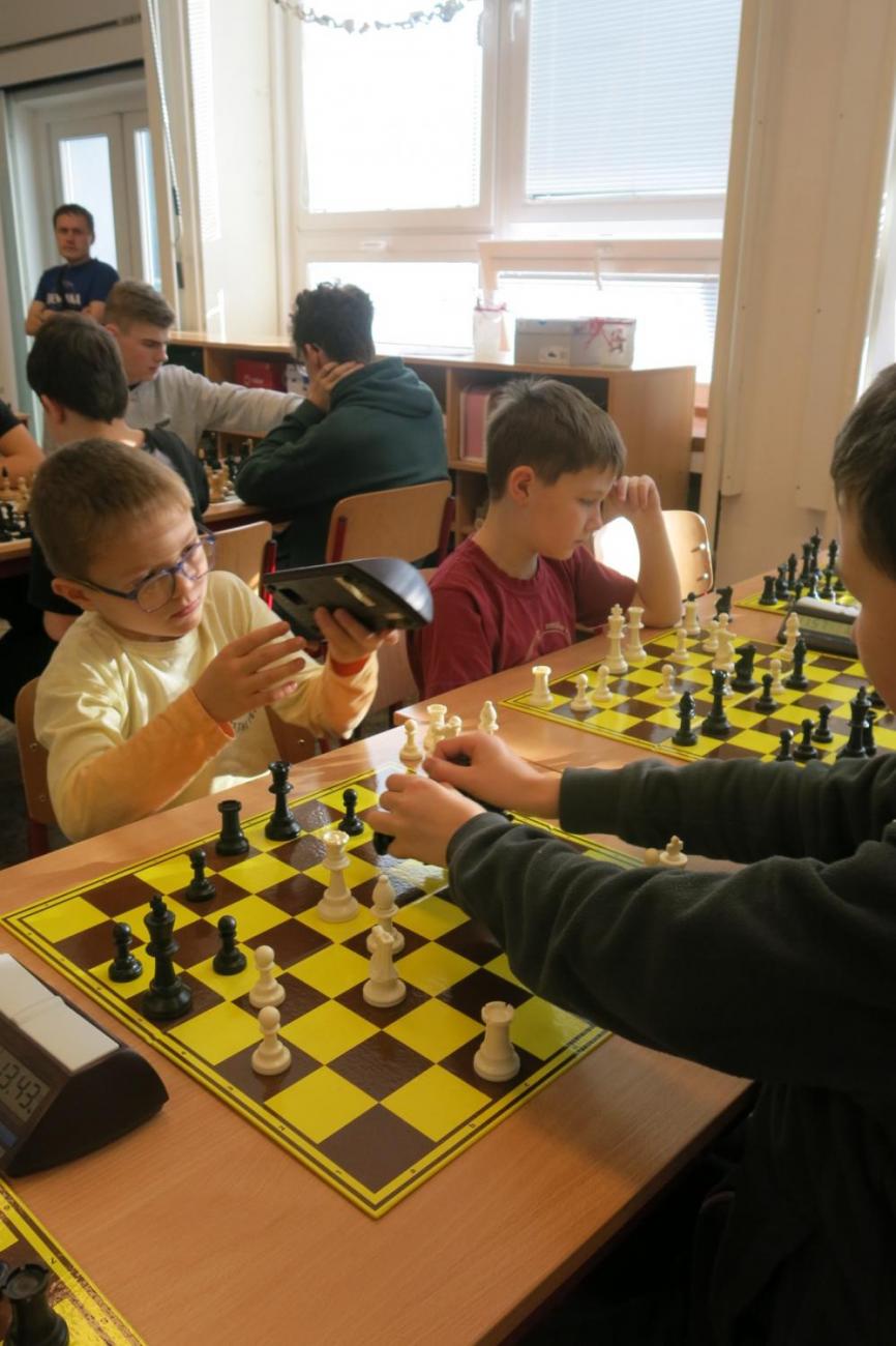 Okresní přebor školních týmů v šachu ve školním roce 2024/2025