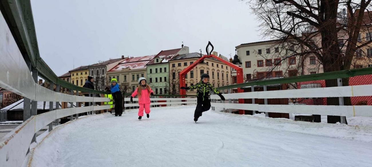 1. C – Bruslení na náměstí